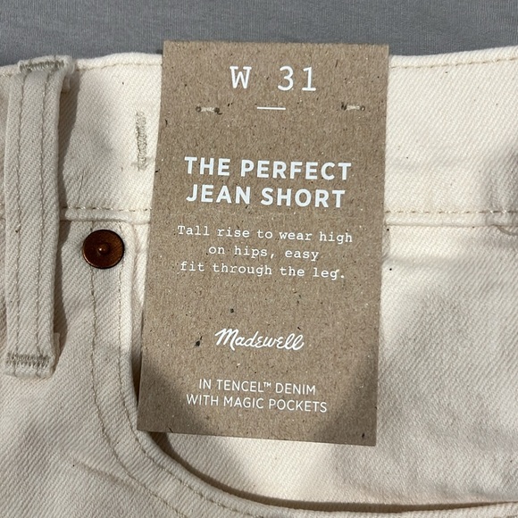Madewell - The Perfect Jean Short - Picture 2 of 7